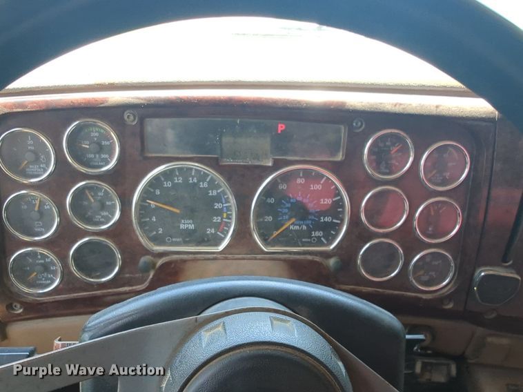 image for item NG9976 2005 Mack  CV713 Granite  roll-off container truck