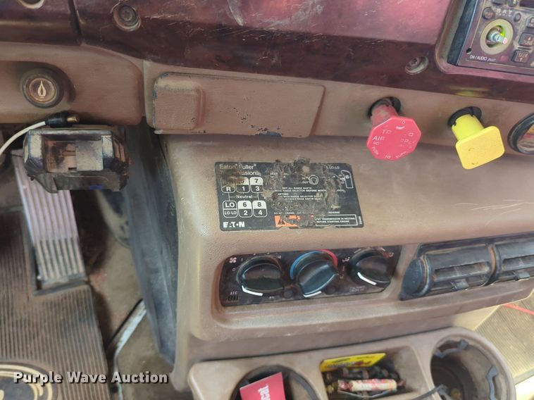 image for item NG9976 2005 Mack  CV713 Granite  roll-off container truck