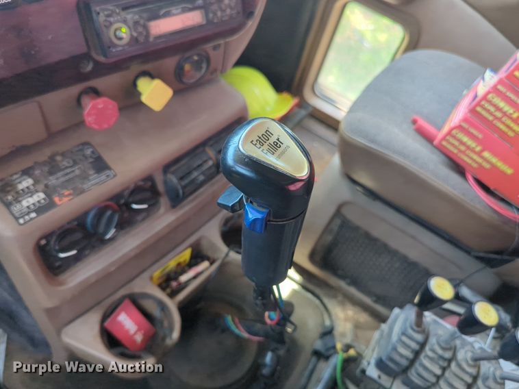 image for item NG9976 2005 Mack  CV713 Granite  roll-off container truck