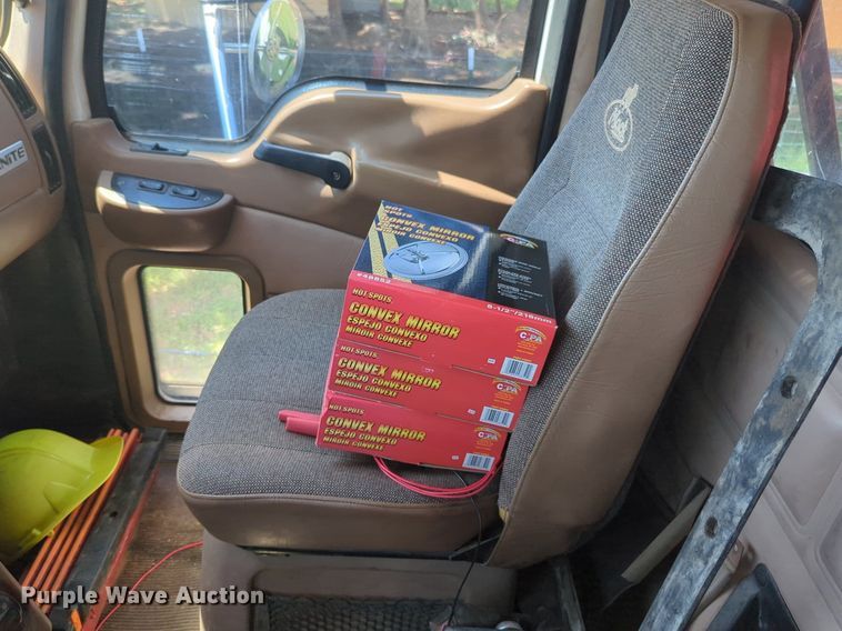 image for item NG9976 2005 Mack  CV713 Granite  roll-off container truck