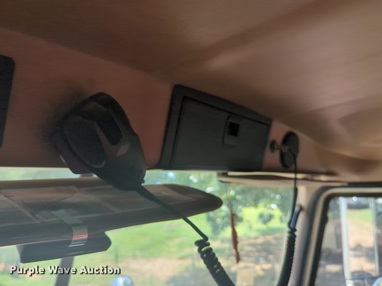 image for item NG9976 2005 Mack  CV713 Granite  roll-off container truck