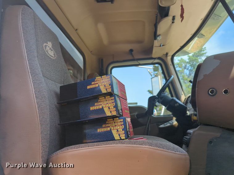 image for item NG9976 2005 Mack  CV713 Granite  roll-off container truck