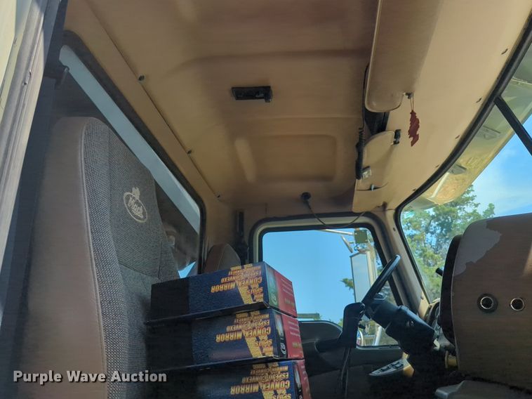 image for item NG9976 2005 Mack  CV713 Granite  roll-off container truck