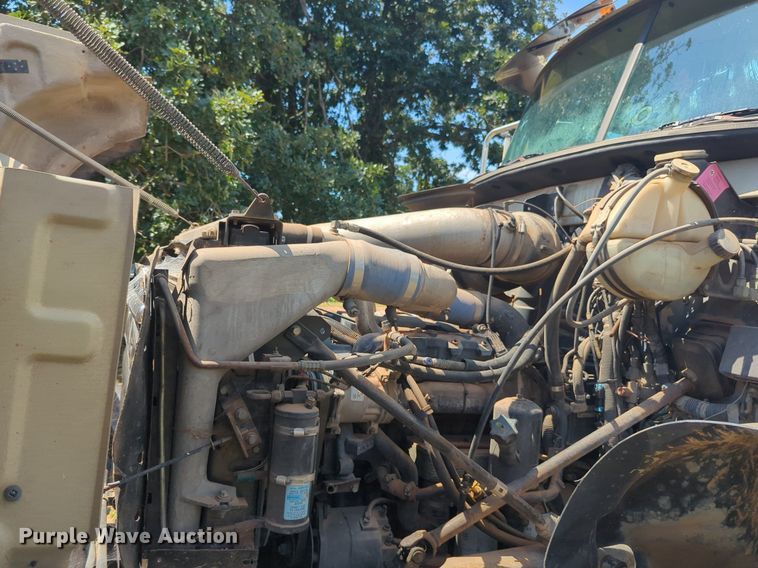 image for item NG9976 2005 Mack  CV713 Granite  roll-off container truck