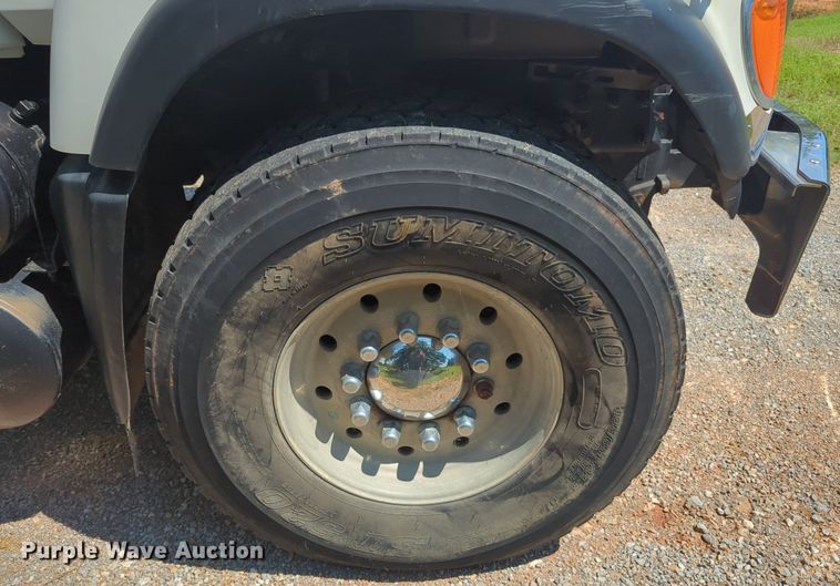 image for item NG9976 2005 Mack  CV713 Granite  roll-off container truck