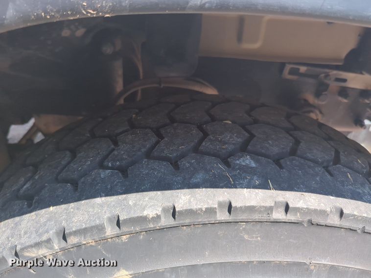 image for item NG9976 2005 Mack  CV713 Granite  roll-off container truck