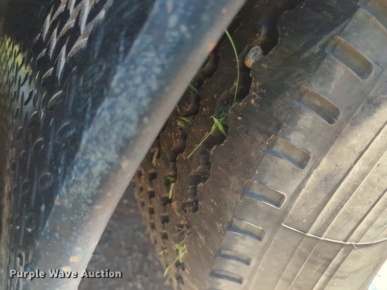 image for item NG9976 2005 Mack  CV713 Granite  roll-off container truck