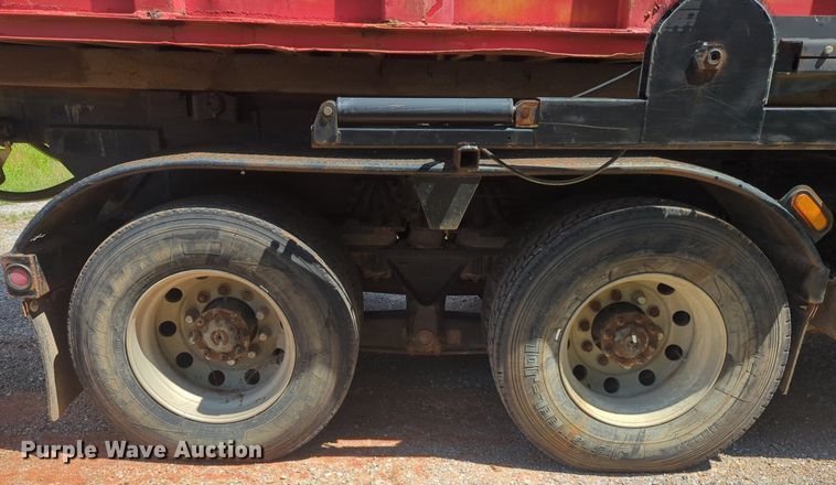 image for item NG9976 2005 Mack  CV713 Granite  roll-off container truck