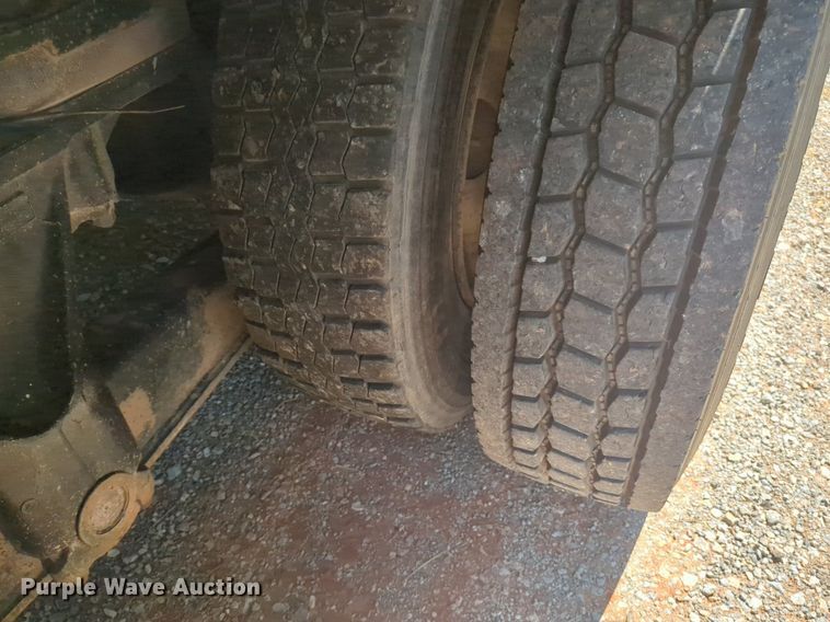 image for item NG9976 2005 Mack  CV713 Granite  roll-off container truck