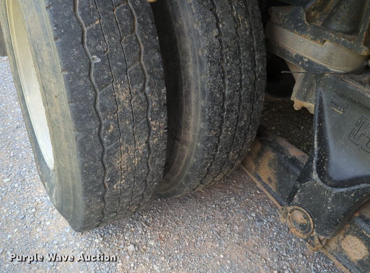 image for item NG9976 2005 Mack  CV713 Granite  roll-off container truck