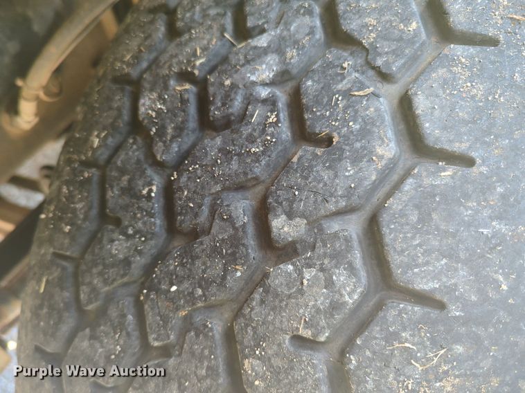 image for item NG9976 2005 Mack  CV713 Granite  roll-off container truck