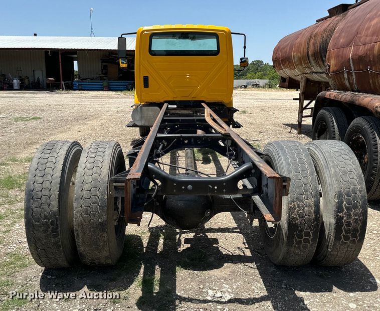 image for item NQ9653 2011 International  DuraStar 4300 truck cab and chassis