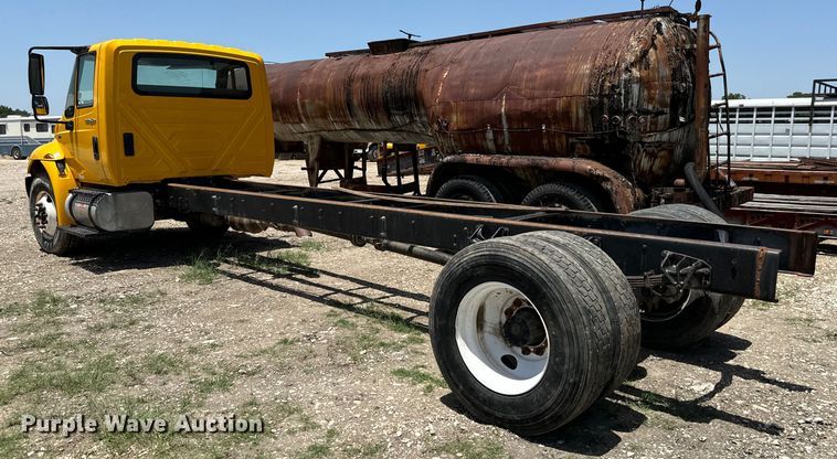 image for item NQ9653 2011 International  DuraStar 4300 truck cab and chassis