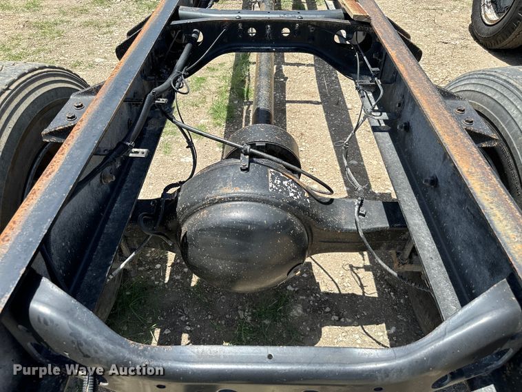 image for item NQ9653 2011 International  DuraStar 4300 truck cab and chassis