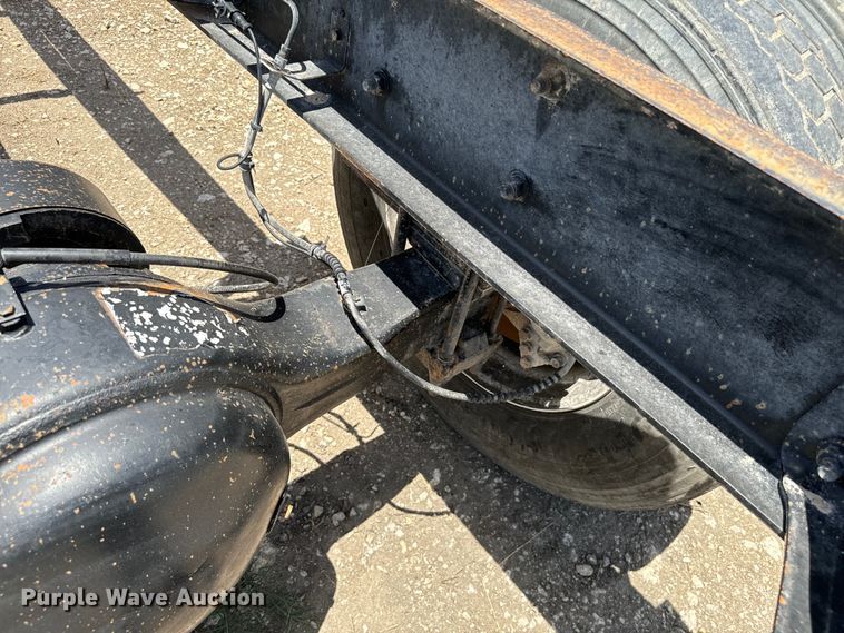 image for item NQ9653 2011 International  DuraStar 4300 truck cab and chassis