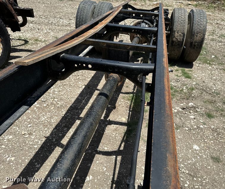 image for item NQ9653 2011 International  DuraStar 4300 truck cab and chassis