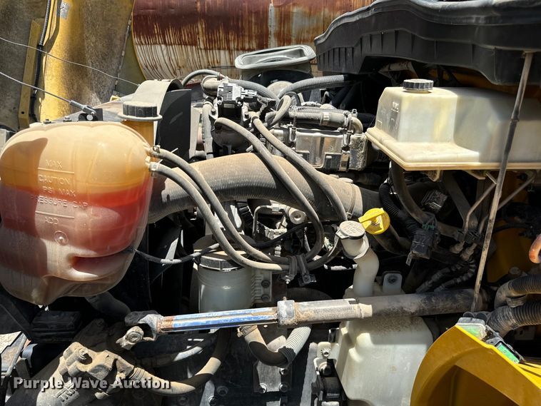 image for item NQ9653 2011 International  DuraStar 4300 truck cab and chassis