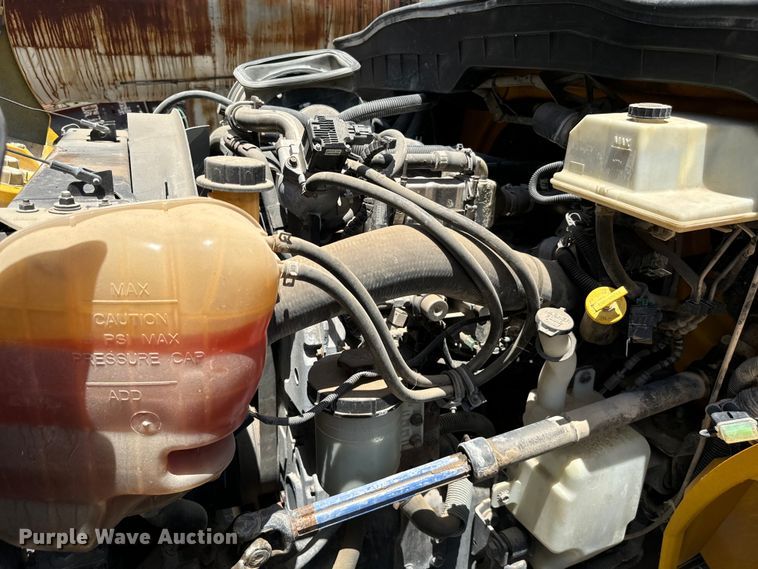 image for item NQ9653 2011 International  DuraStar 4300 truck cab and chassis