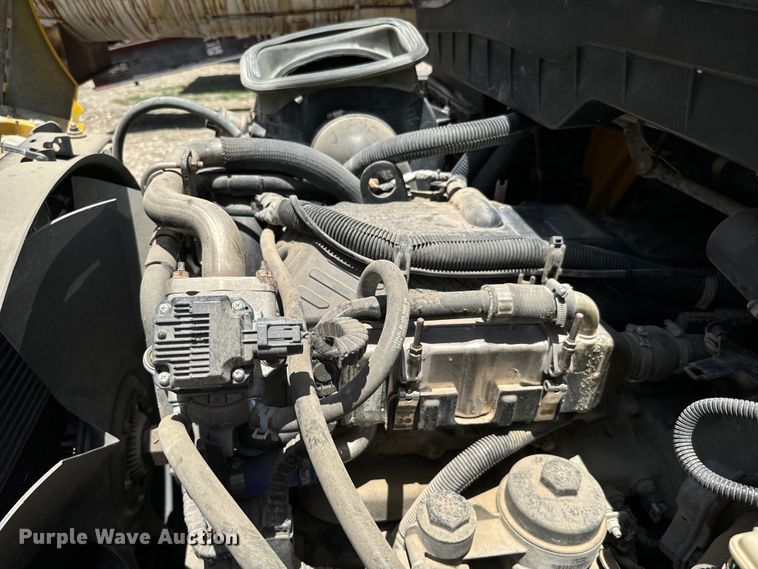 image for item NQ9653 2011 International  DuraStar 4300 truck cab and chassis