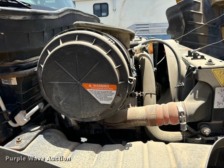 image for item NQ9653 2011 International  DuraStar 4300 truck cab and chassis