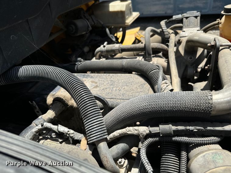 image for item NQ9653 2011 International  DuraStar 4300 truck cab and chassis