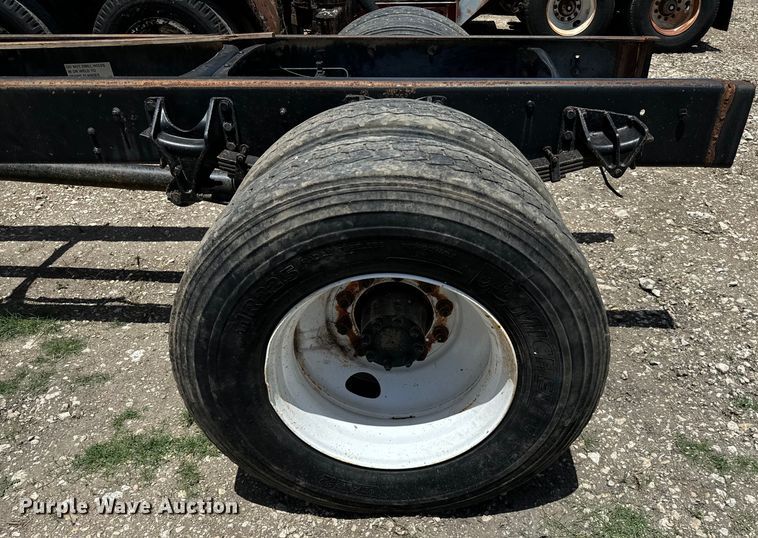 image for item NQ9653 2011 International  DuraStar 4300 truck cab and chassis