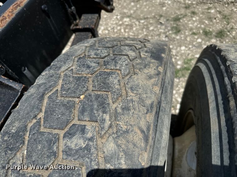 image for item NQ9653 2011 International  DuraStar 4300 truck cab and chassis