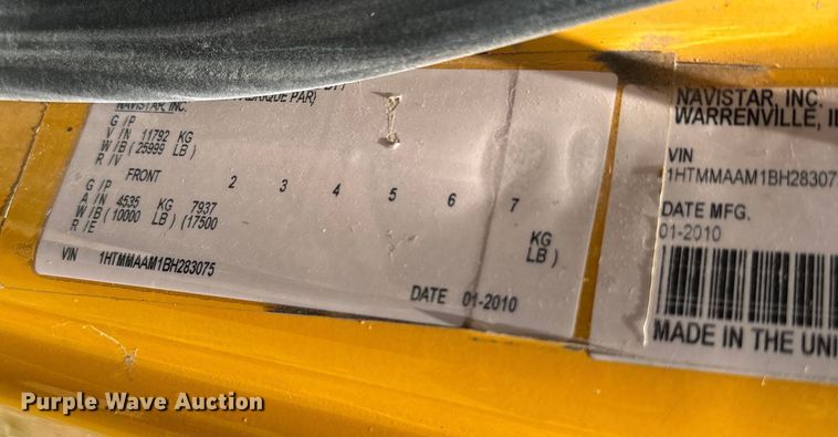 image for item NQ9653 2011 International  DuraStar 4300 truck cab and chassis