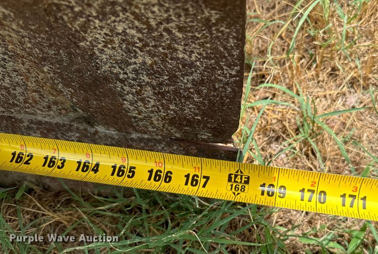 image for item NQ9668 1972 Caterpillar  12F rigid frame motor grader