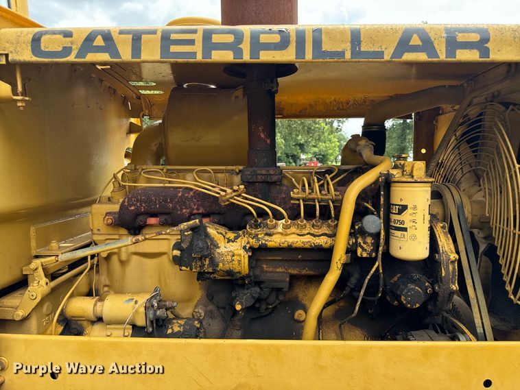 image for item NQ9668 1972 Caterpillar  12F rigid frame motor grader