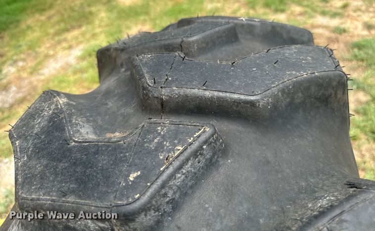 image for item NQ9668 1972 Caterpillar  12F rigid frame motor grader