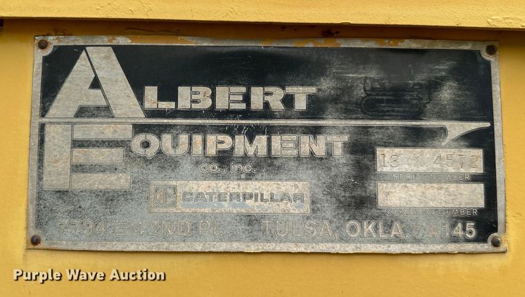 image for item NQ9668 1972 Caterpillar  12F rigid frame motor grader