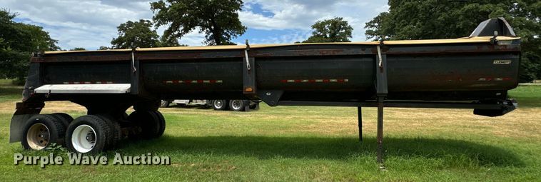 image for item NQ9669 2005 Clement Starlite end dump trailer