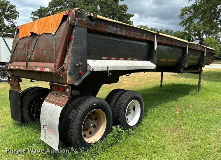 image for item NQ9669 2005 Clement Starlite end dump trailer