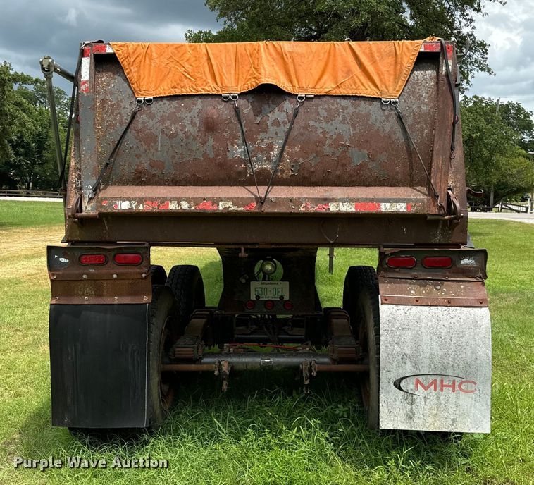 image for item NQ9669 2005 Clement Starlite end dump trailer