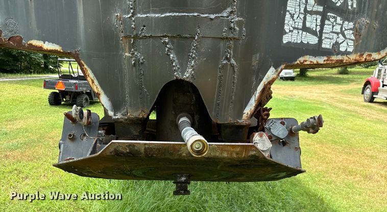 image for item NQ9669 2005 Clement Starlite end dump trailer