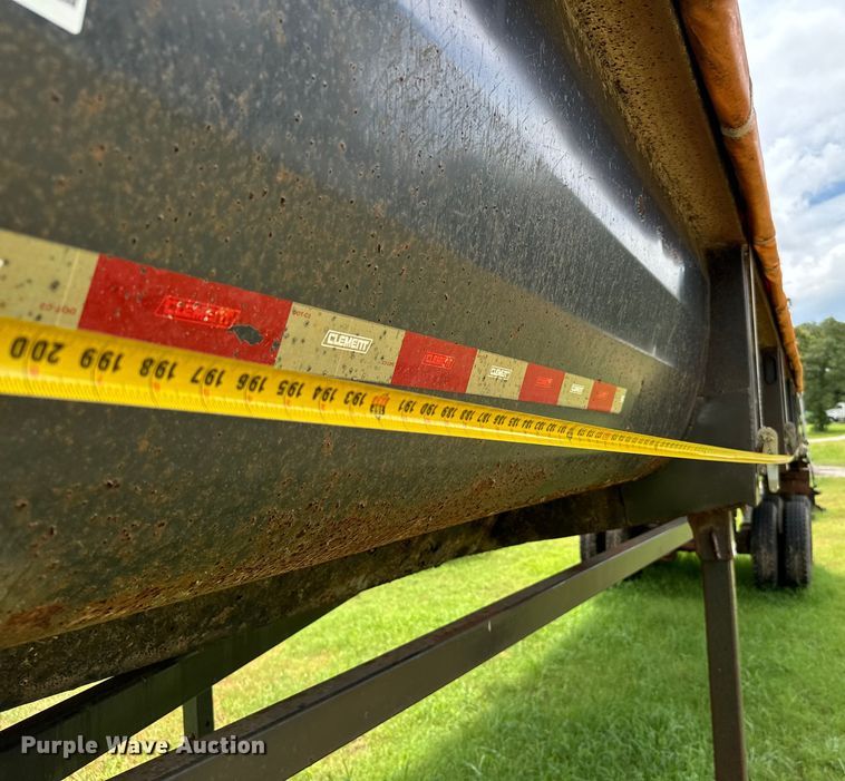 image for item NQ9669 2005 Clement Starlite end dump trailer