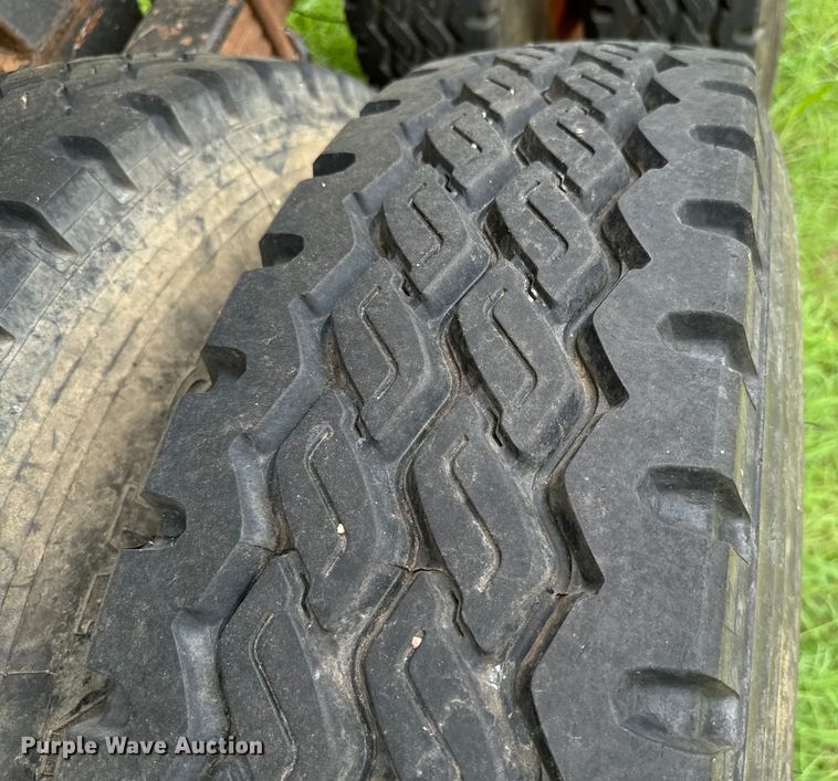 image for item NQ9669 2005 Clement Starlite end dump trailer