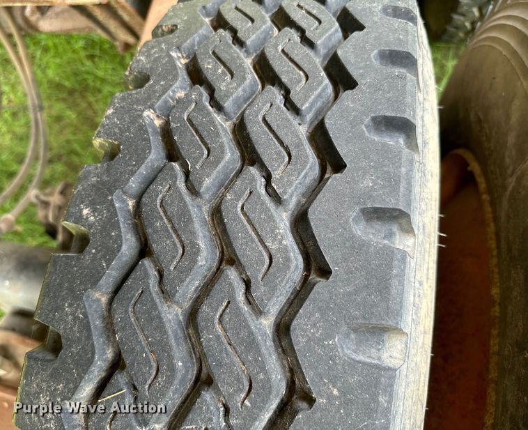 image for item NQ9669 2005 Clement Starlite end dump trailer