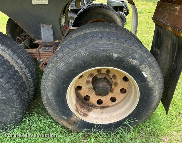 image for item NQ9669 2005 Clement Starlite end dump trailer