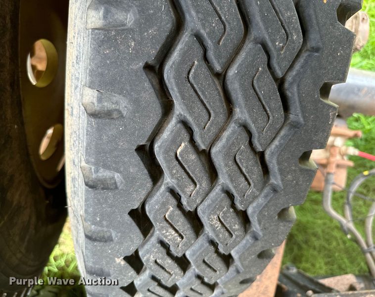 image for item NQ9669 2005 Clement Starlite end dump trailer