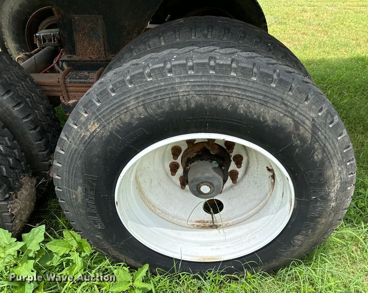 image for item NQ9669 2005 Clement Starlite end dump trailer