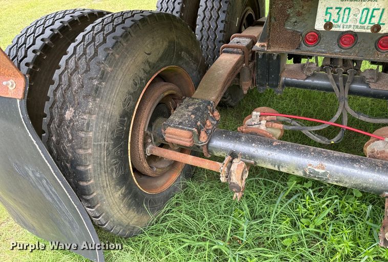 image for item NQ9669 2005 Clement Starlite end dump trailer