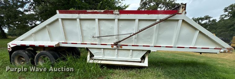 image for item NQ9675 1981 Fruehauf  bottom dump trailer