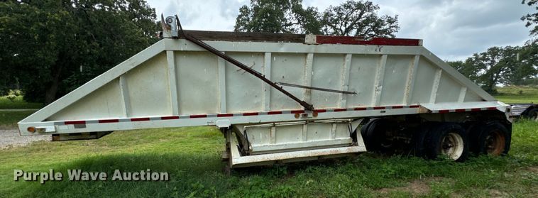 image for item NQ9675 1981 Fruehauf  bottom dump trailer