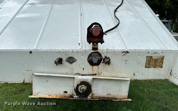 image for item NQ9675 1981 Fruehauf  bottom dump trailer