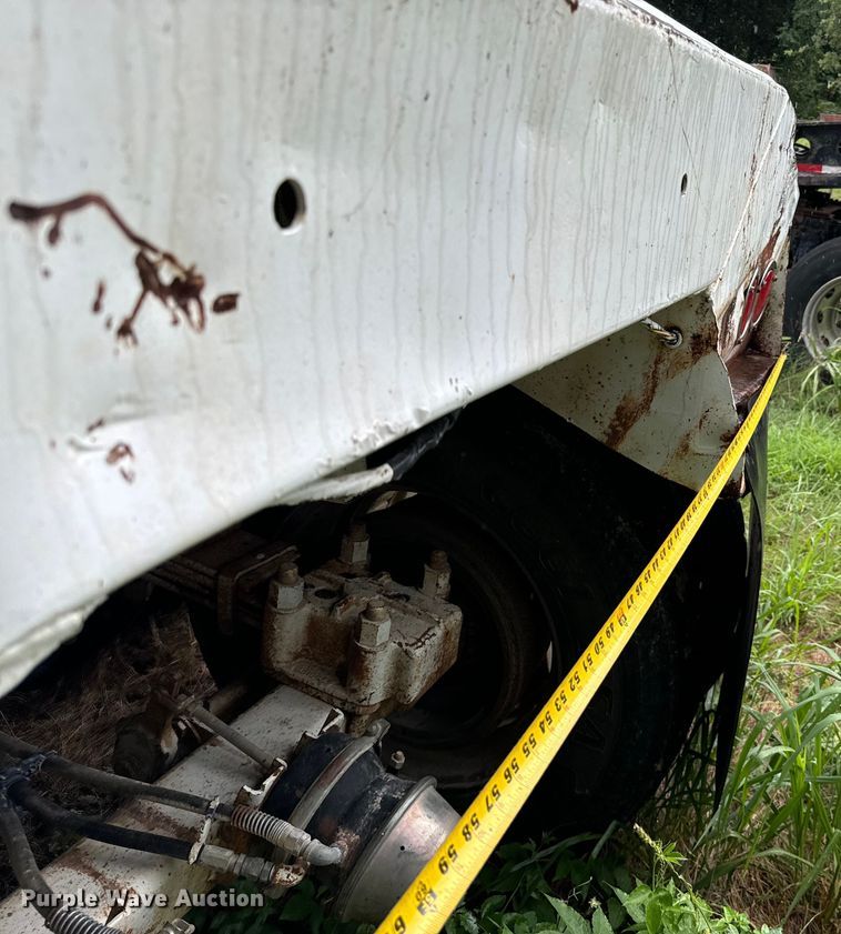 image for item NQ9675 1981 Fruehauf  bottom dump trailer