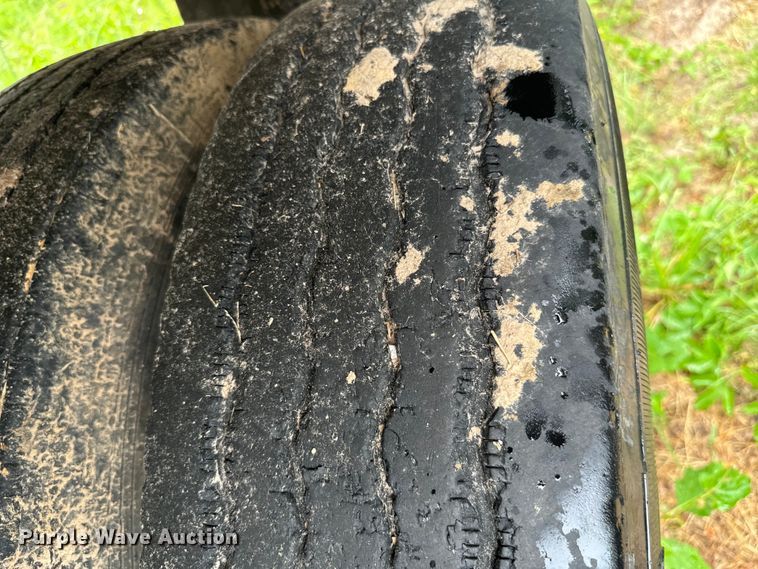 image for item NQ9675 1981 Fruehauf  bottom dump trailer