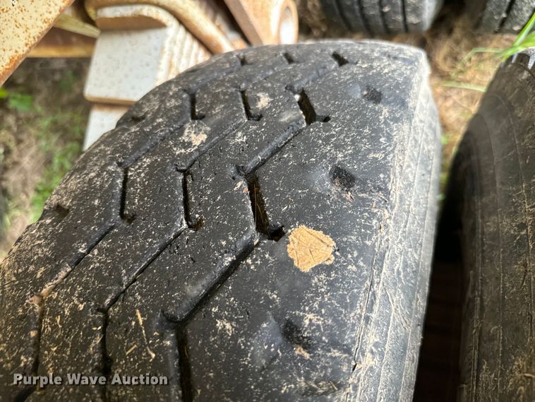 image for item NQ9675 1981 Fruehauf  bottom dump trailer