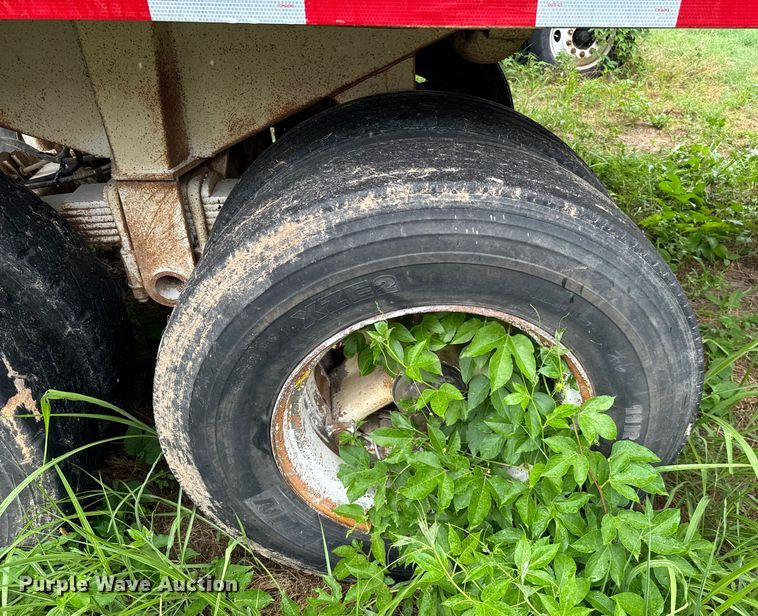 image for item NQ9675 1981 Fruehauf  bottom dump trailer